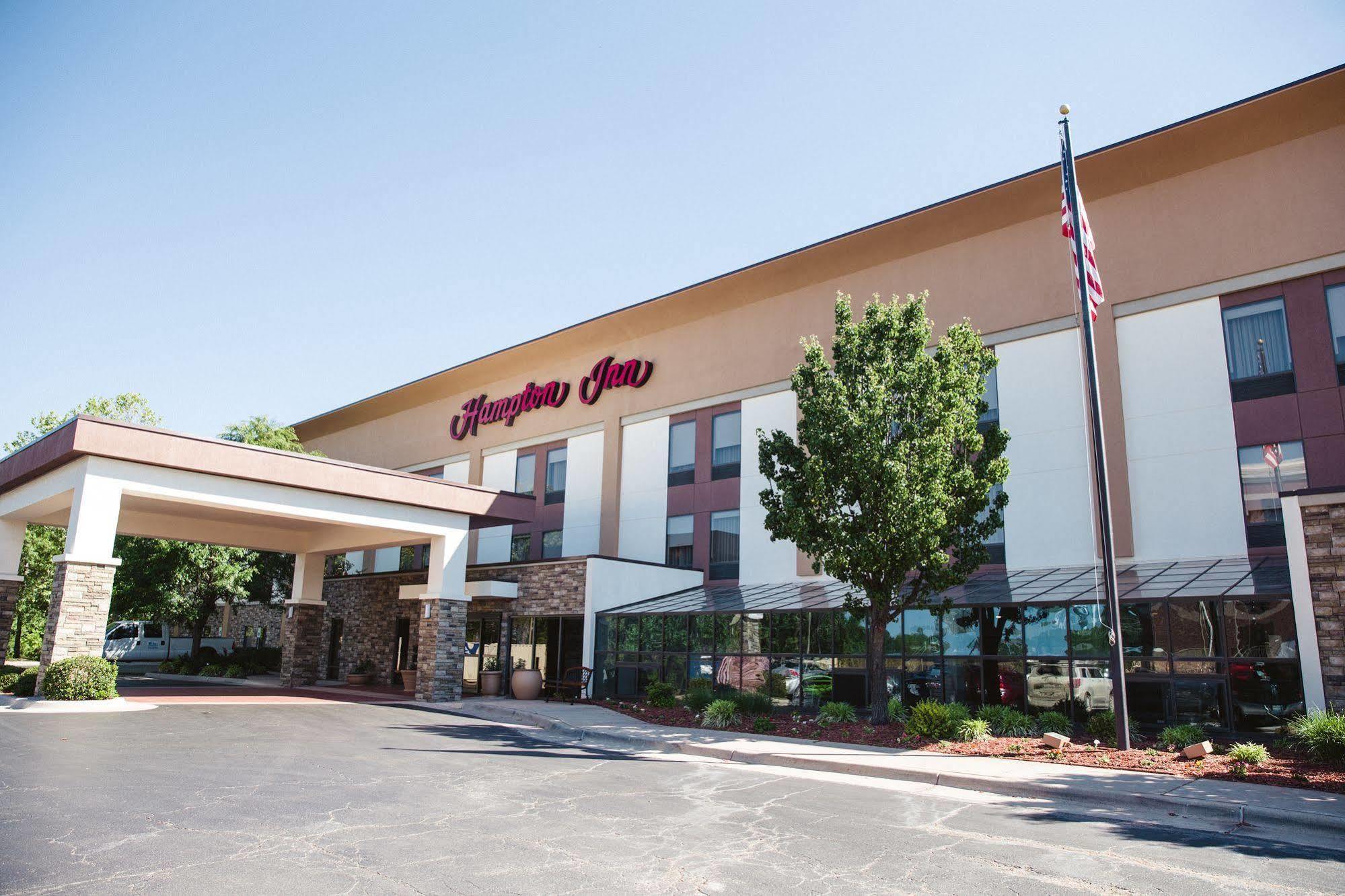 Hampton Inn Edmond Exterior photo